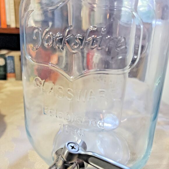 Yorkshire Glassware 2 Gal Cold Beverage Dispenser with Spigot & Center Ice Block - Picture 5 of 15